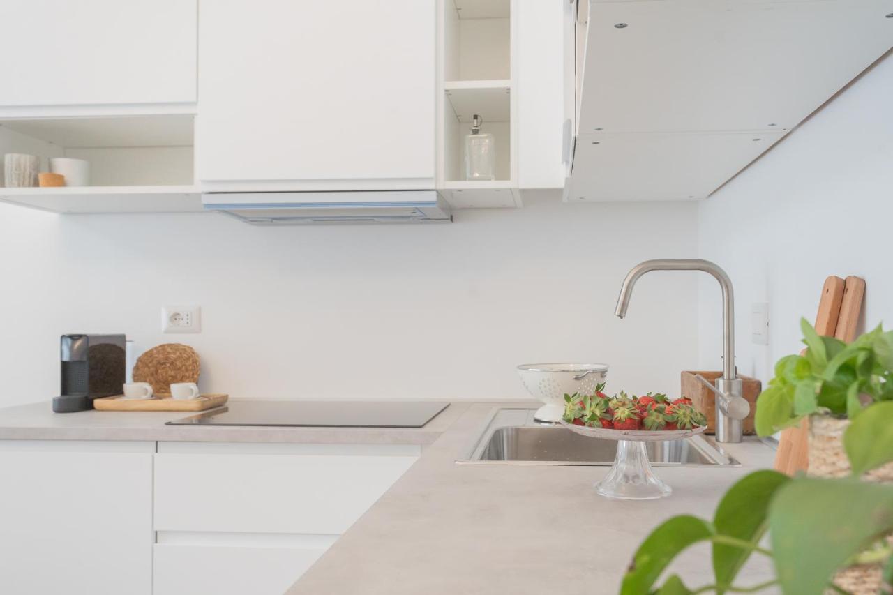 A Step From The Dome Apartment By Rent All Como Eksteriør billede