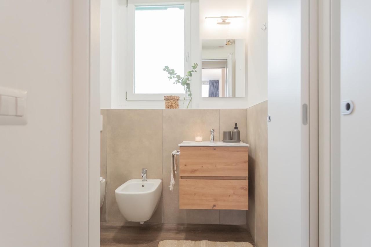 A Step From The Dome Apartment By Rent All Como Eksteriør billede